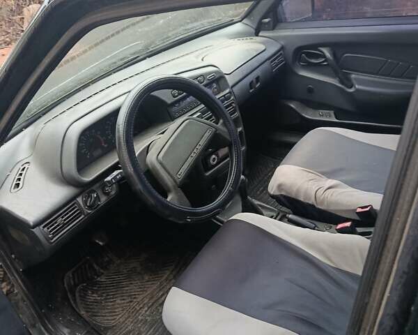 Зеленый ВАЗ 2115 Самара, объемом двигателя 1.5 л и пробегом 300 тыс. км за 600 $, фото 5 на Automoto.ua