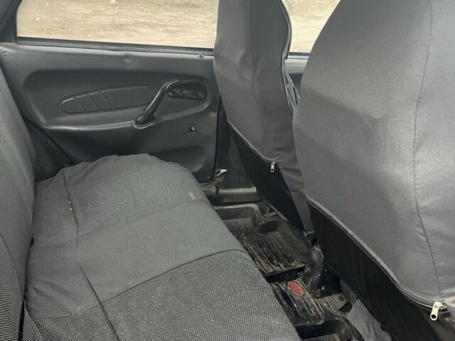 Зеленый ВАЗ 2115 Самара, объемом двигателя 1.5 л и пробегом 200 тыс. км за 1200 $, фото 4 на Automoto.ua