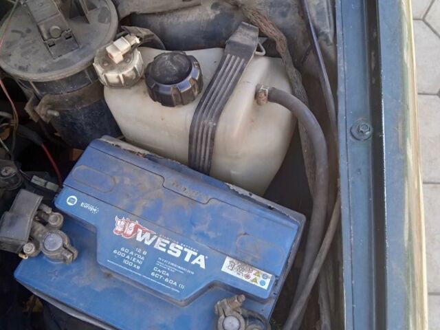 Зеленый ВАЗ 2115 Самара, объемом двигателя 1.5 л и пробегом 310 тыс. км за 1250 $, фото 6 на Automoto.ua