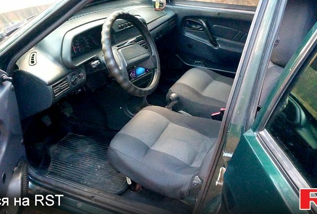 Зеленый ВАЗ 2115 Самара, объемом двигателя 1.5 л и пробегом 294 тыс. км за 1500 $, фото 4 на Automoto.ua