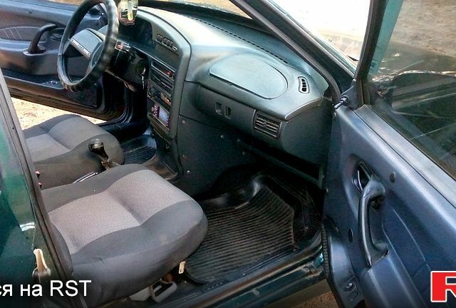 Зеленый ВАЗ 2115 Самара, объемом двигателя 1.5 л и пробегом 294 тыс. км за 1500 $, фото 5 на Automoto.ua