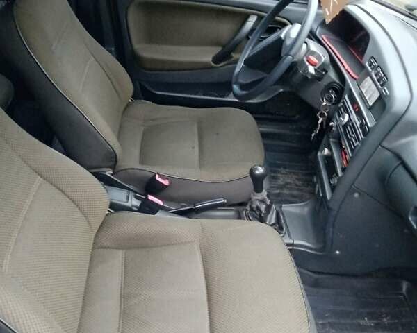 Зеленый ВАЗ 2115 Самара, объемом двигателя 1.6 л и пробегом 105 тыс. км за 1650 $, фото 18 на Automoto.ua