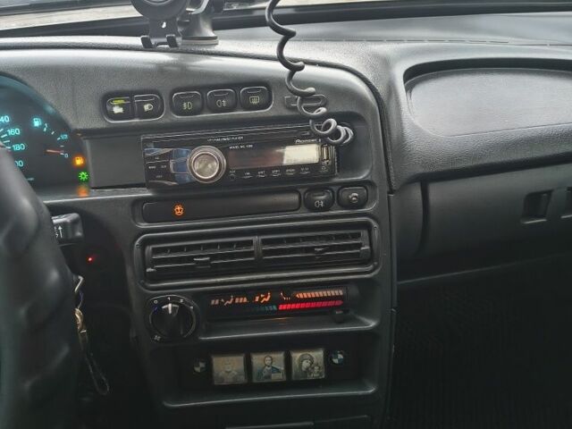 Зелений ВАЗ 2115 Самара, об'ємом двигуна 1.6 л та пробігом 185 тис. км за 2350 $, фото 7 на Automoto.ua