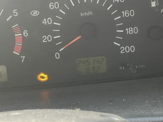 Зеленый ВАЗ 2115 Самара, объемом двигателя 1.6 л и пробегом 245 тыс. км за 952 $, фото 7 на Automoto.ua