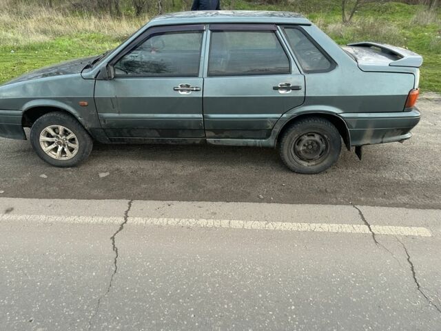 Зеленый ВАЗ 2115 Самара, объемом двигателя 1.6 л и пробегом 245 тыс. км за 952 $, фото 2 на Automoto.ua