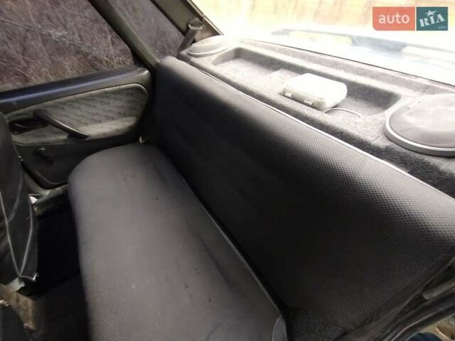 Зеленый ВАЗ 2115 Самара, объемом двигателя 1.6 л и пробегом 225 тыс. км за 1650 $, фото 4 на Automoto.ua