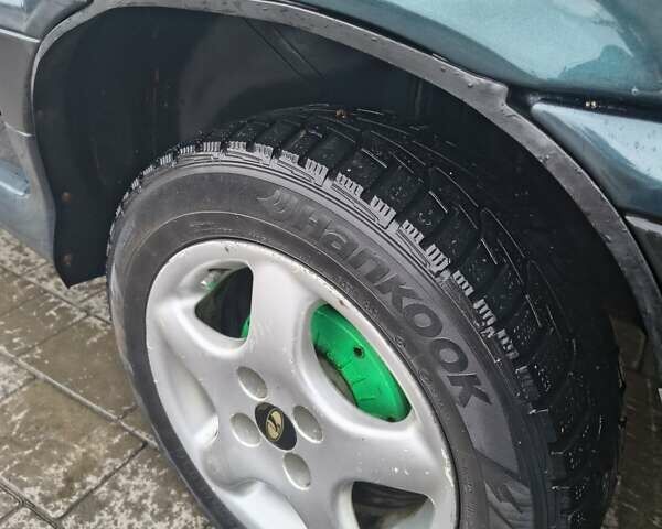 Зеленый ВАЗ 2115 Самара, объемом двигателя 1.6 л и пробегом 185 тыс. км за 2350 $, фото 3 на Automoto.ua