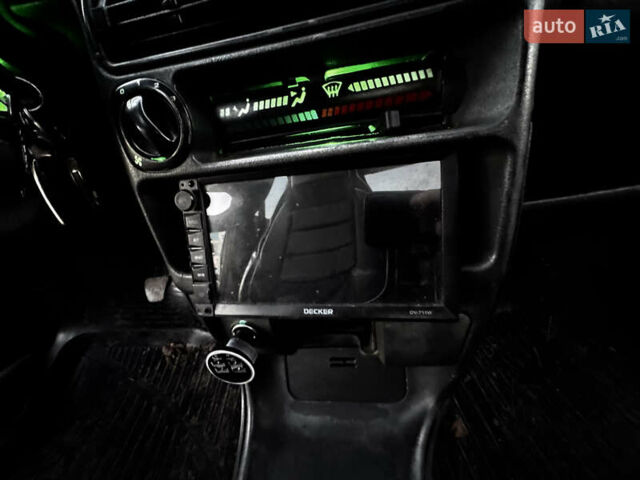 Зеленый ВАЗ 2115 Самара, объемом двигателя 1.6 л и пробегом 1 тыс. км за 711 $, фото 8 на Automoto.ua