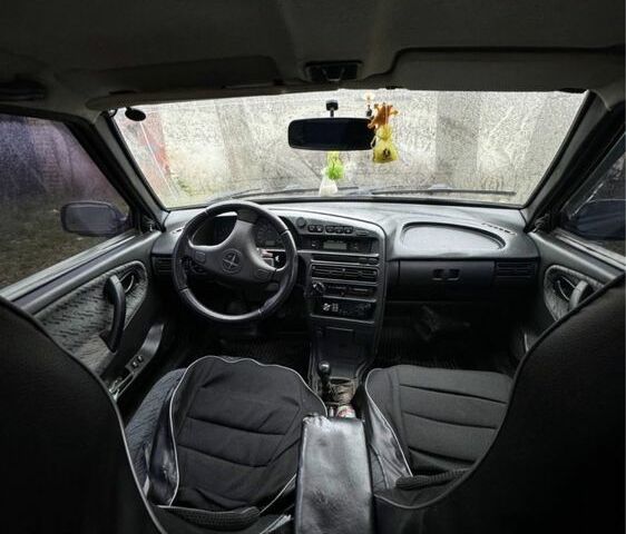 Зеленый ВАЗ 2115 Самара, объемом двигателя 1.6 л и пробегом 181 тыс. км за 1800 $, фото 4 на Automoto.ua