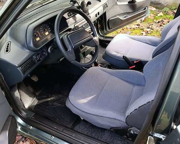 Зеленый ВАЗ 2115 Самара, объемом двигателя 1.6 л и пробегом 147 тыс. км за 2800 $, фото 1 на Automoto.ua