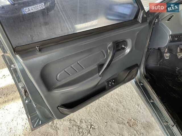 Зеленый ВАЗ 2115 Самара, объемом двигателя 1.6 л и пробегом 140 тыс. км за 730 $, фото 5 на Automoto.ua