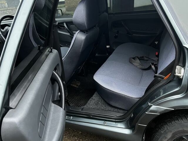 Зеленый ВАЗ 2115 Самара, объемом двигателя 1.6 л и пробегом 140 тыс. км за 3200 $, фото 4 на Automoto.ua