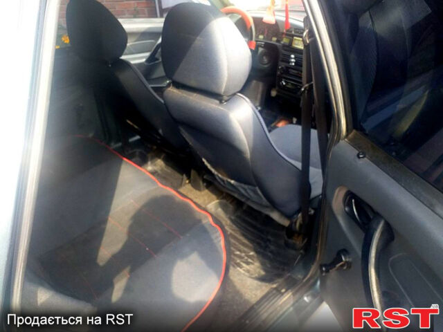 Зеленый ВАЗ 2115 Самара, объемом двигателя 1.6 л и пробегом 53 тыс. км за 3000 $, фото 6 на Automoto.ua