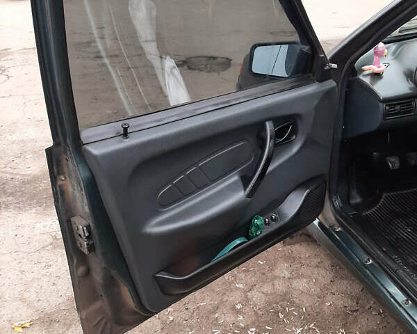 Зелений ВАЗ 2115 Самара, об'ємом двигуна 1.6 л та пробігом 250 тис. км за 2400 $, фото 14 на Automoto.ua