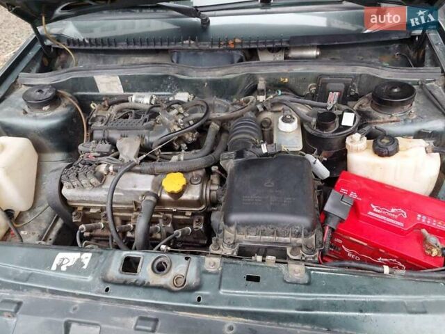 Зелений ВАЗ 2115 Самара, об'ємом двигуна 1.6 л та пробігом 156 тис. км за 1550 $, фото 6 на Automoto.ua