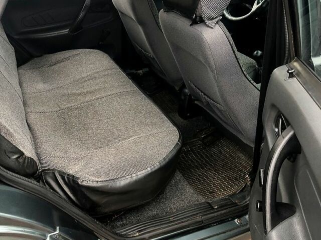 Зеленый ВАЗ 2115 Самара, объемом двигателя 1.6 л и пробегом 145 тыс. км за 1700 $, фото 10 на Automoto.ua