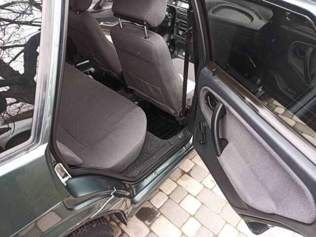 Зелений ВАЗ 2115 Самара, об'ємом двигуна 1.6 л та пробігом 47 тис. км за 3200 $, фото 6 на Automoto.ua