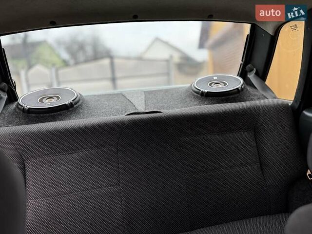 Зеленый ВАЗ 2115 Самара, объемом двигателя 1.6 л и пробегом 250 тыс. км за 1699 $, фото 17 на Automoto.ua