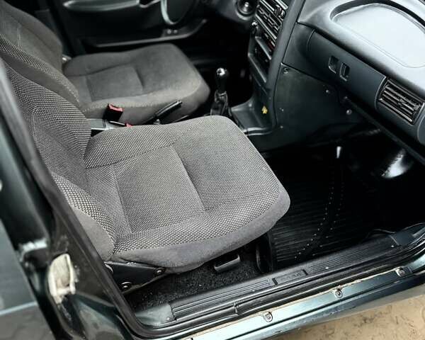 Зеленый ВАЗ 2115 Самара, объемом двигателя 1.6 л и пробегом 250 тыс. км за 1699 $, фото 14 на Automoto.ua