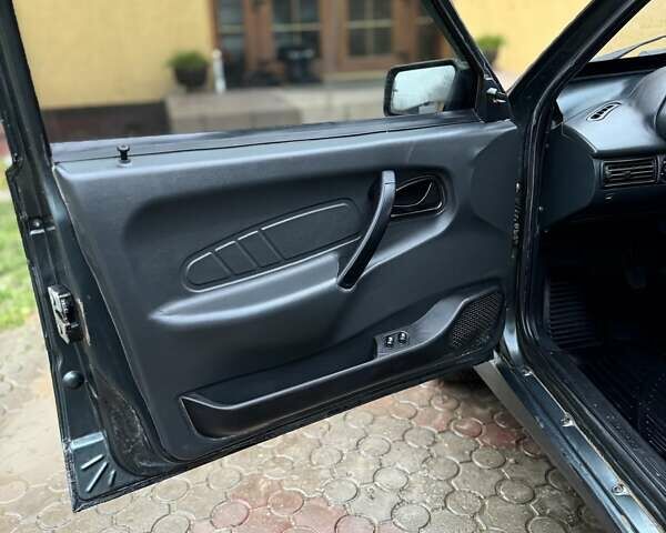 Зеленый ВАЗ 2115 Самара, объемом двигателя 1.6 л и пробегом 250 тыс. км за 1699 $, фото 9 на Automoto.ua