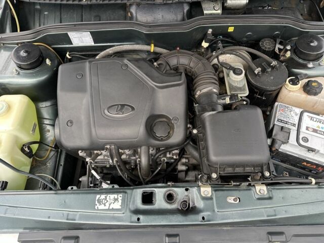 Зеленый ВАЗ 2115 Самара, объемом двигателя 1.6 л и пробегом 140 тыс. км за 2600 $, фото 6 на Automoto.ua