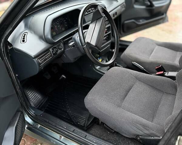 Зеленый ВАЗ 2115 Самара, объемом двигателя 1.6 л и пробегом 250 тыс. км за 1699 $, фото 6 на Automoto.ua