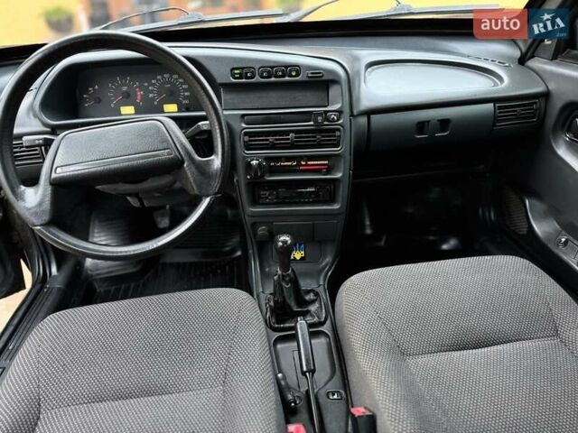 Зеленый ВАЗ 2115 Самара, объемом двигателя 1.6 л и пробегом 250 тыс. км за 1699 $, фото 5 на Automoto.ua