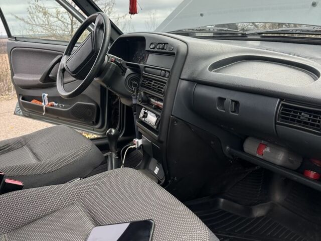 Зеленый ВАЗ 2115 Самара, объемом двигателя 1.6 л и пробегом 140 тыс. км за 2600 $, фото 4 на Automoto.ua