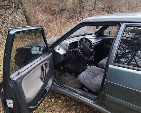 Зеленый ВАЗ 2115 Самара, объемом двигателя 1.6 л и пробегом 108 тыс. км за 2400 $, фото 8 на Automoto.ua