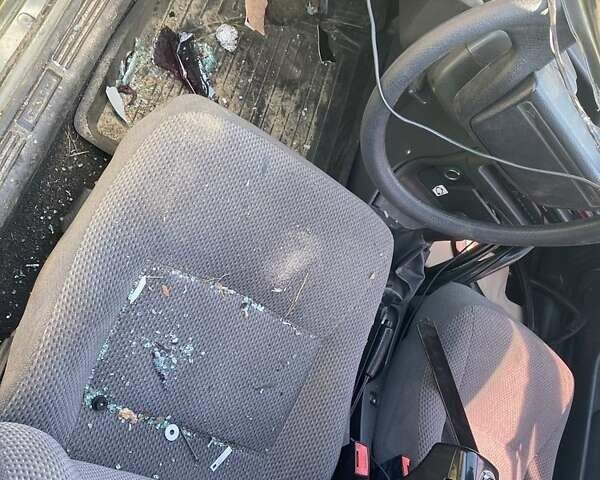 Зеленый ВАЗ 2115 Самара, объемом двигателя 1.6 л и пробегом 160 тыс. км за 1600 $, фото 4 на Automoto.ua