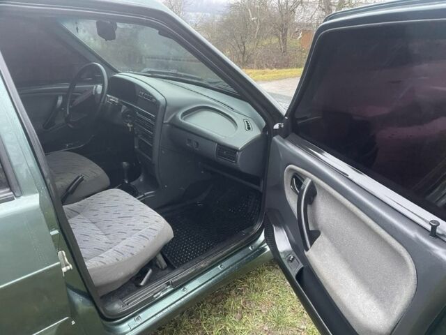 Зеленый ВАЗ 2115 Самара, объемом двигателя 1.6 л и пробегом 210 тыс. км за 2400 $, фото 5 на Automoto.ua