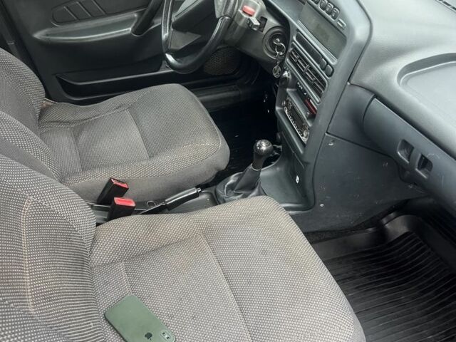 Зеленый ВАЗ 2115 Самара, объемом двигателя 1.6 л и пробегом 160 тыс. км за 2350 $, фото 4 на Automoto.ua