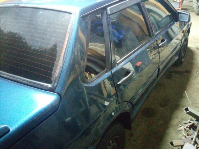 Зеленый ВАЗ 2115 Самара, объемом двигателя 1.6 л и пробегом 233 тыс. км за 1300 $, фото 5 на Automoto.ua