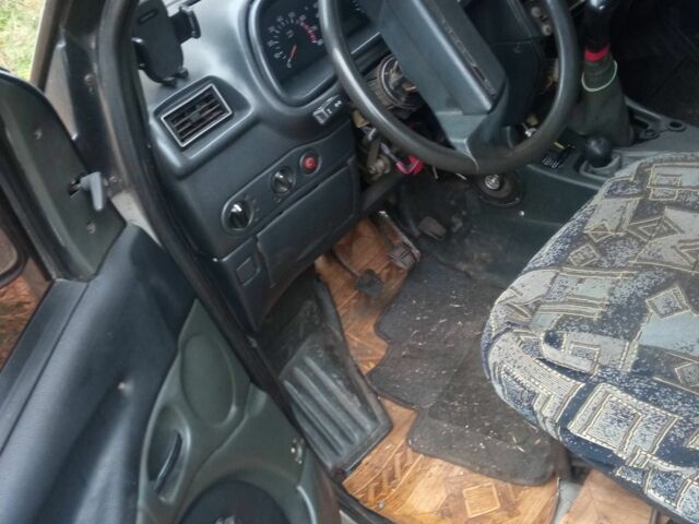 Сірий ВАЗ 2120 Надежда, об'ємом двигуна 1.8 л та пробігом 345 тис. км за 2500 $, фото 3 на Automoto.ua