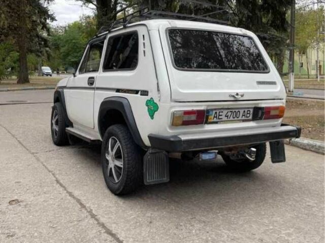 Белый ВАЗ 2121, объемом двигателя 1.6 л и пробегом 400 тыс. км за 1300 $, фото 10 на Automoto.ua