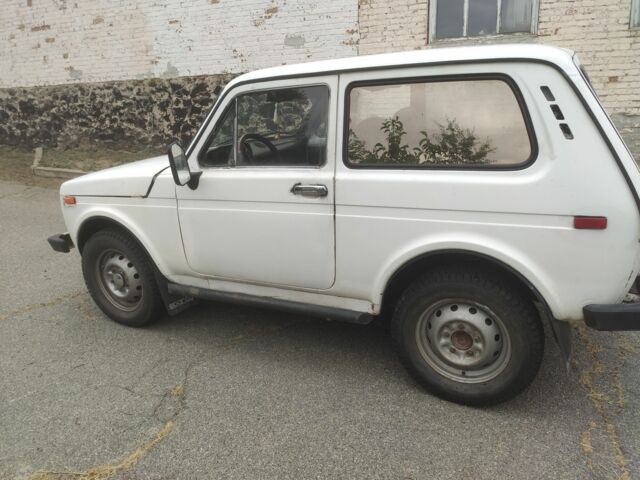 Белый ВАЗ 2121, объемом двигателя 1.6 л и пробегом 86 тыс. км за 1700 $, фото 1 на Automoto.ua