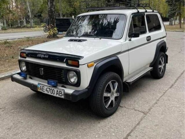 Белый ВАЗ 2121, объемом двигателя 1.6 л и пробегом 400 тыс. км за 1300 $, фото 9 на Automoto.ua