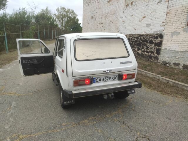 Белый ВАЗ 2121, объемом двигателя 1.6 л и пробегом 86 тыс. км за 1700 $, фото 3 на Automoto.ua