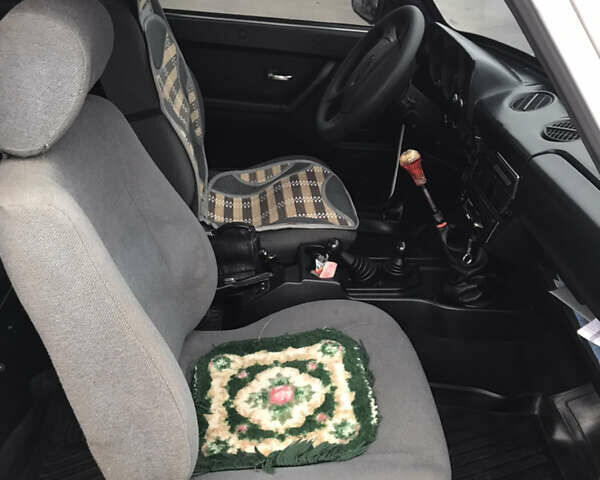 Белый ВАЗ 2121 Нива, объемом двигателя 1.6 л и пробегом 100 тыс. км за 3500 $, фото 4 на Automoto.ua