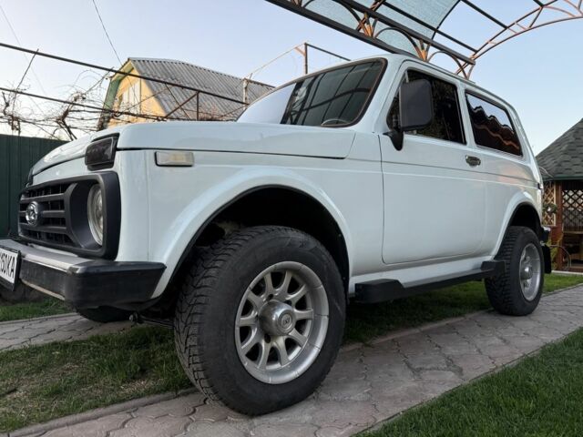 Белый ВАЗ 2121, объемом двигателя 1.6 л и пробегом 121 тыс. км за 2999 $, фото 23 на Automoto.ua