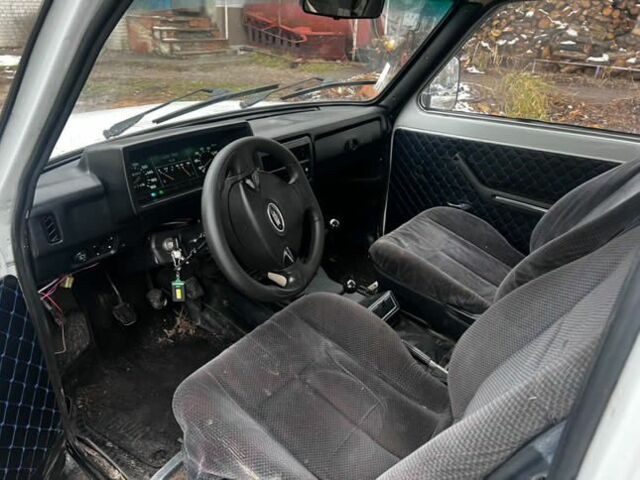 Белый ВАЗ 2121, объемом двигателя 1.6 л и пробегом 20 тыс. км за 1700 $, фото 1 на Automoto.ua