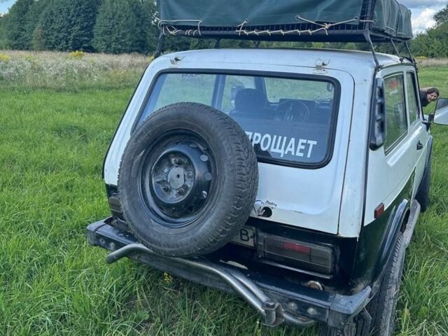 Белый ВАЗ 2121, объемом двигателя 1.6 л и пробегом 20 тыс. км за 1700 $, фото 6 на Automoto.ua