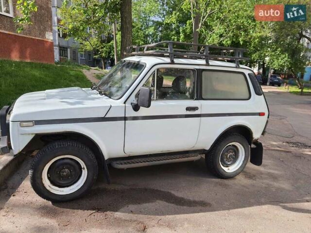 Белый ВАЗ 2121 Нива, объемом двигателя 1.6 л и пробегом 60 тыс. км за 2500 $, фото 1 на Automoto.ua