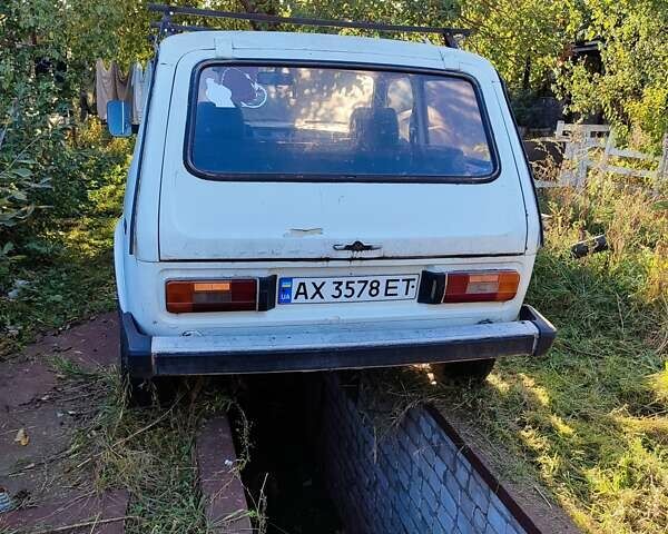 Белый ВАЗ 2121 Нива, объемом двигателя 1.57 л и пробегом 45 тыс. км за 1800 $, фото 2 на Automoto.ua