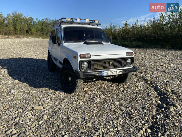 Белый ВАЗ 2121 Нива, объемом двигателя 1.6 л и пробегом 244 тыс. км за 2550 $, фото 8 на Automoto.ua