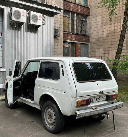 Белый ВАЗ 2121 Нива, объемом двигателя 0 л и пробегом 100 тыс. км за 2000 $, фото 4 на Automoto.ua