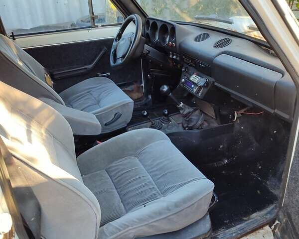 Белый ВАЗ 2121 Нива, объемом двигателя 1.57 л и пробегом 45 тыс. км за 1800 $, фото 3 на Automoto.ua