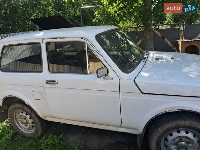 Білий ВАЗ 2121 Нива, об'ємом двигуна 1.6 л та пробігом 100 тис. км за 1300 $, фото 10 на Automoto.ua