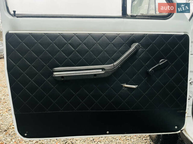 Білий ВАЗ 2121 Нива, об'ємом двигуна 1.7 л та пробігом 170 тис. км за 2300 $, фото 10 на Automoto.ua