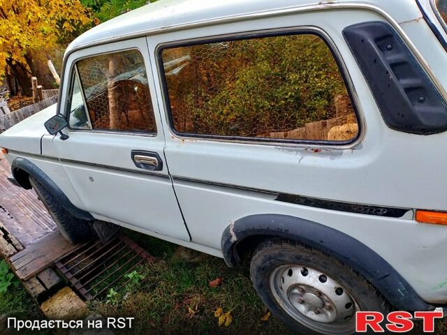 Белый ВАЗ 2121 Нива, объемом двигателя 1.6 л и пробегом 70 тыс. км за 1300 $, фото 6 на Automoto.ua